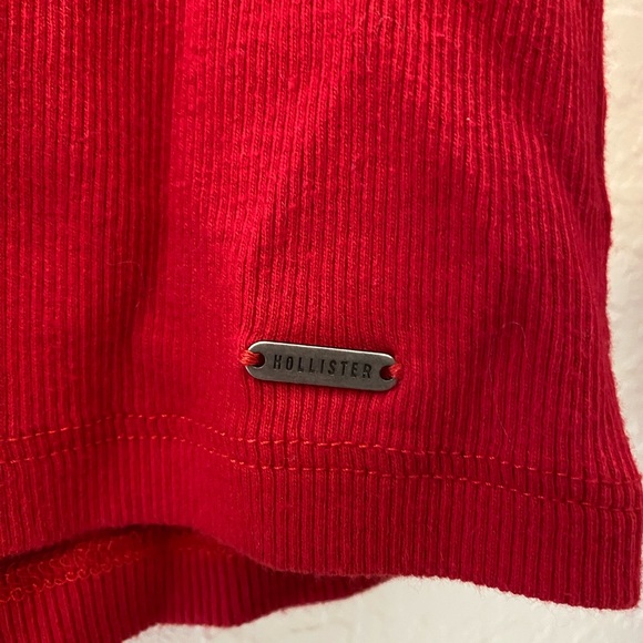 Red Hollister ribbed turtleneck - Picture 2 of 4